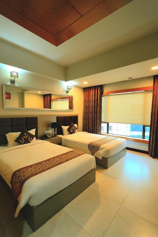 Aristocrat Hotel Kolkata Exterior photo