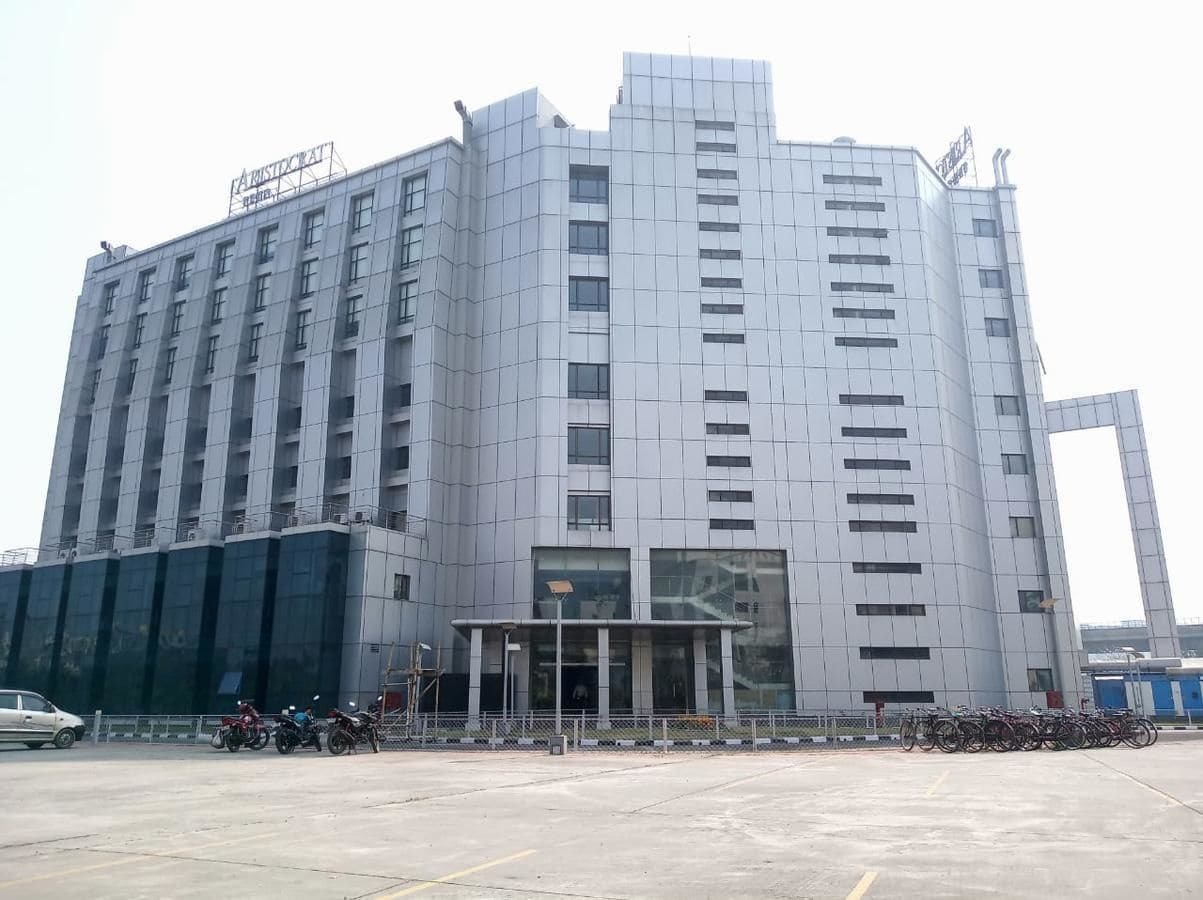 Aristocrat Hotel Kolkata Exterior photo